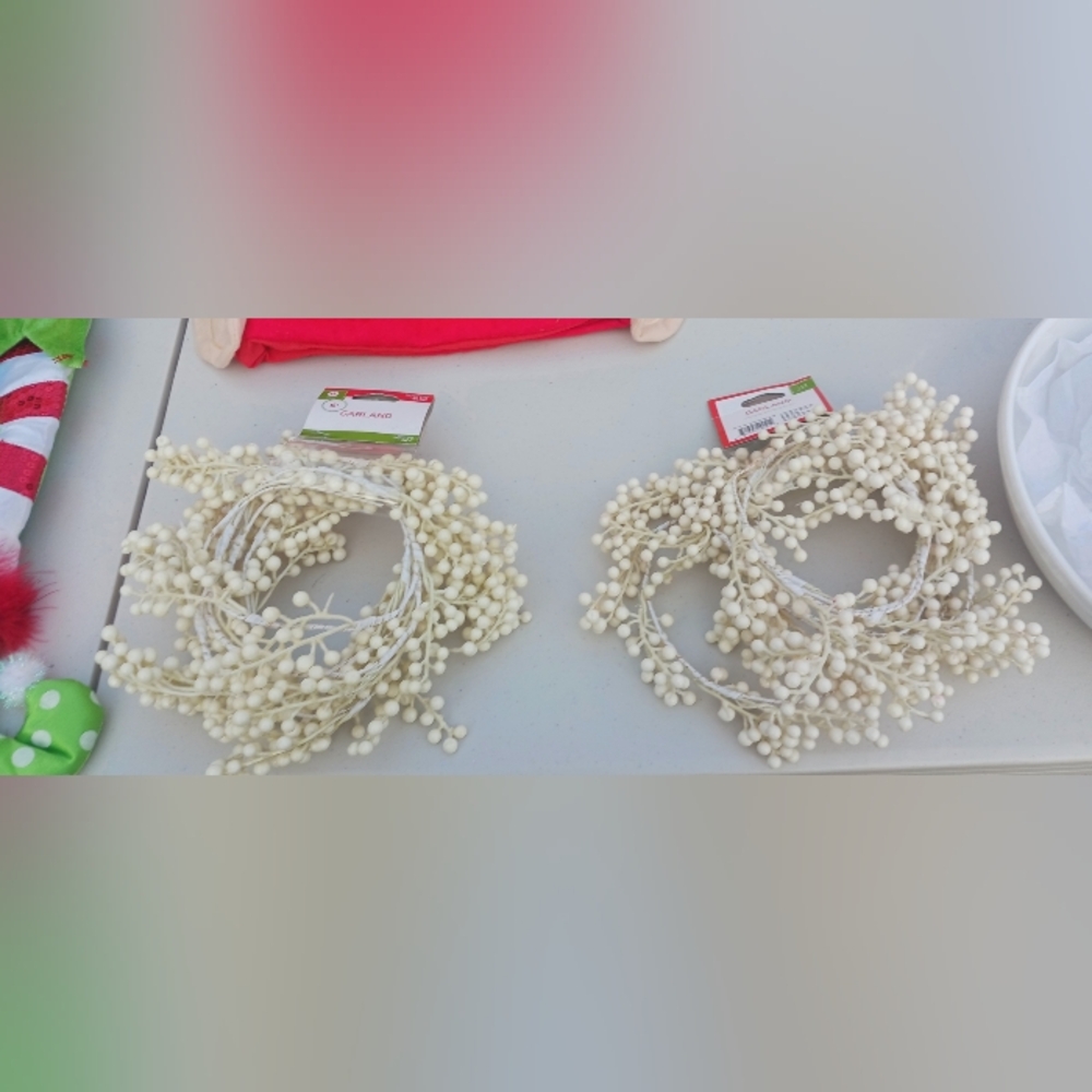 Cream Berry Garland Decor